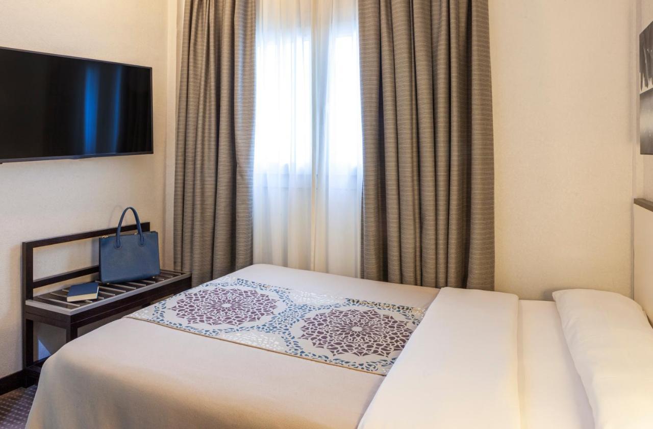 Hotel Macia Plaza Granada Room photo